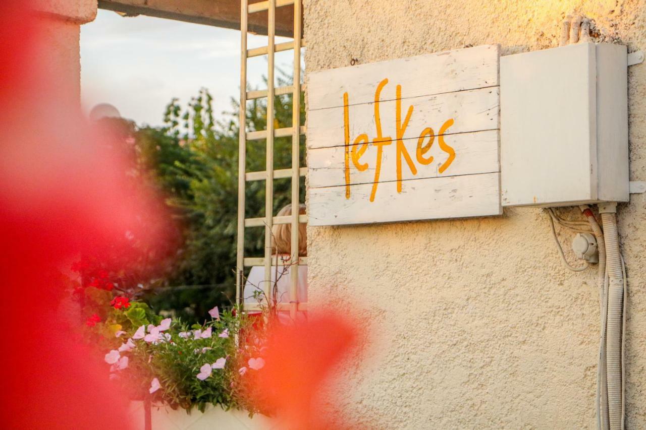 Lefkes Apartments 2 아카라비 외부 사진
